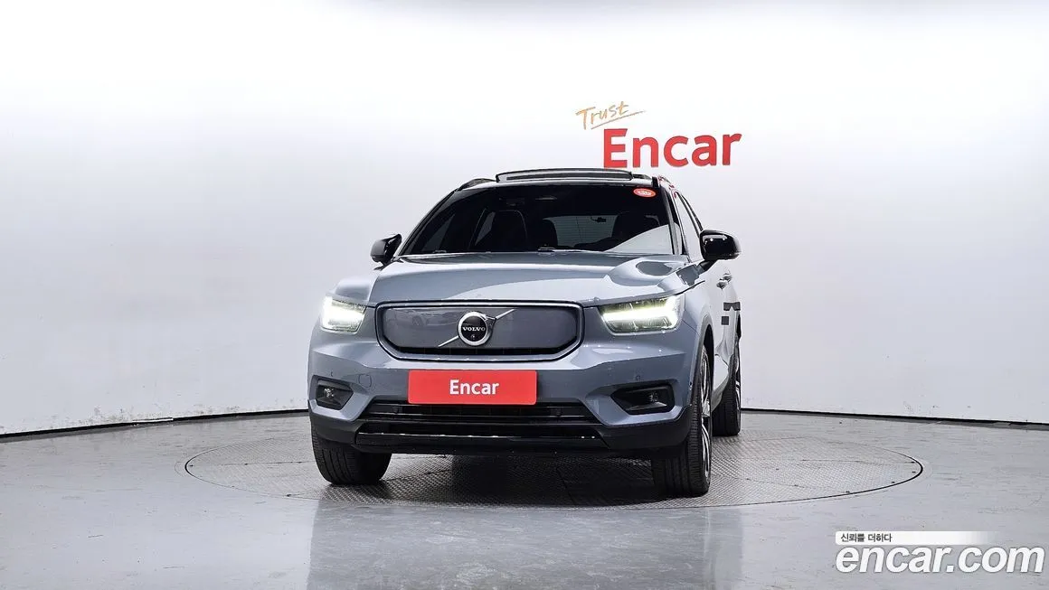 Volvo XC40 — фото 3