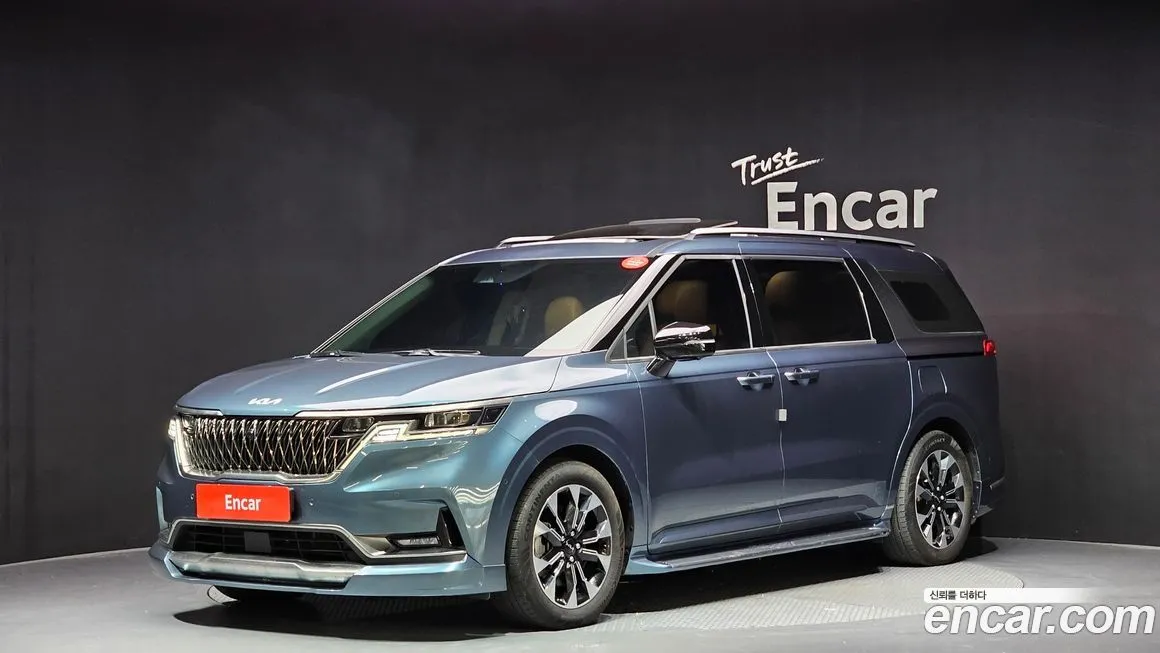 Kia Carnival — фото 1