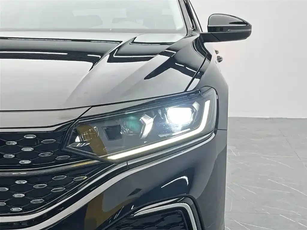 Volkswagen Passat 2022 из CN, фото 9