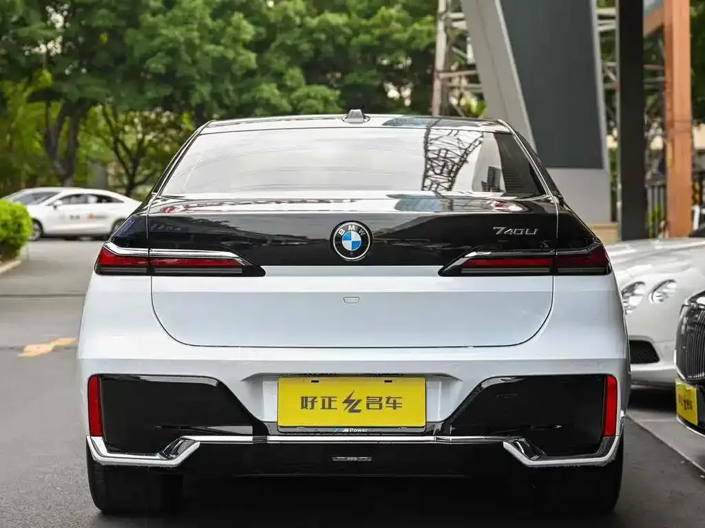 BMW 7 Series 2023 из CN, фото 5
