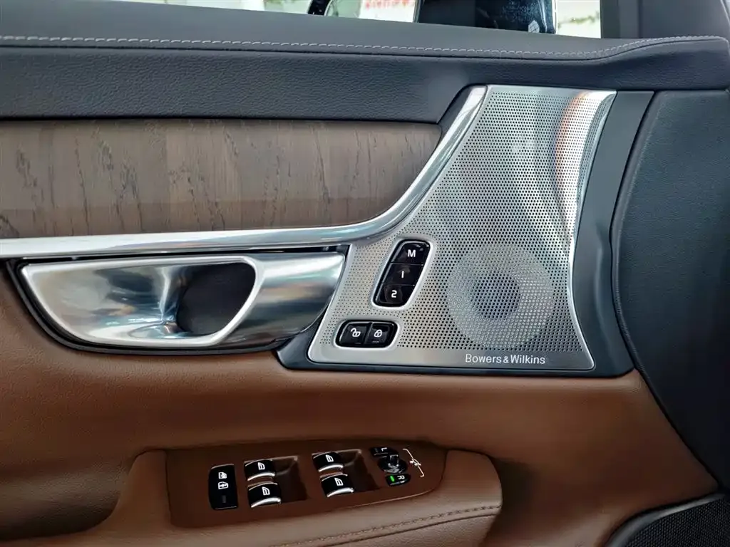 Volvo S90 PHEV 2024 из CN, фото 10