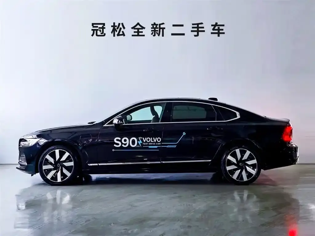 Volvo S90 PHEV 2024 из CN, фото 4
