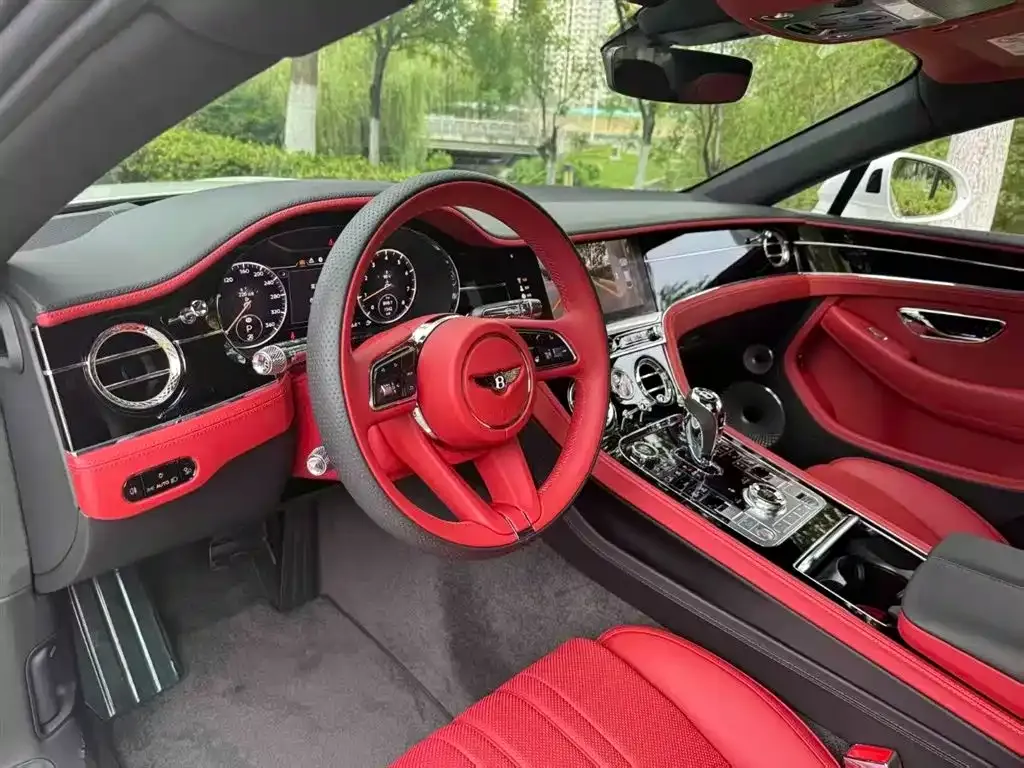 Bentley Continental 2023 из CN, фото 5