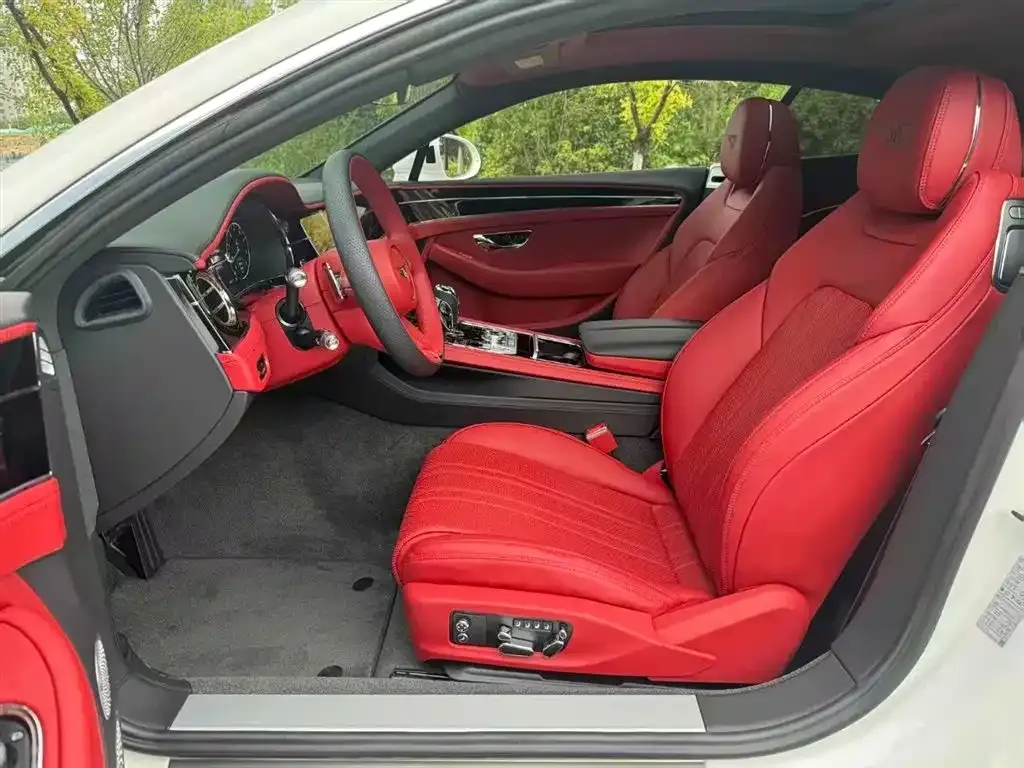 Bentley Continental 2023 из CN, фото 6