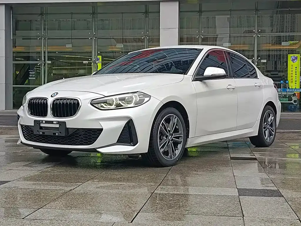 BMW 1 Series 2023 из CN, фото 1