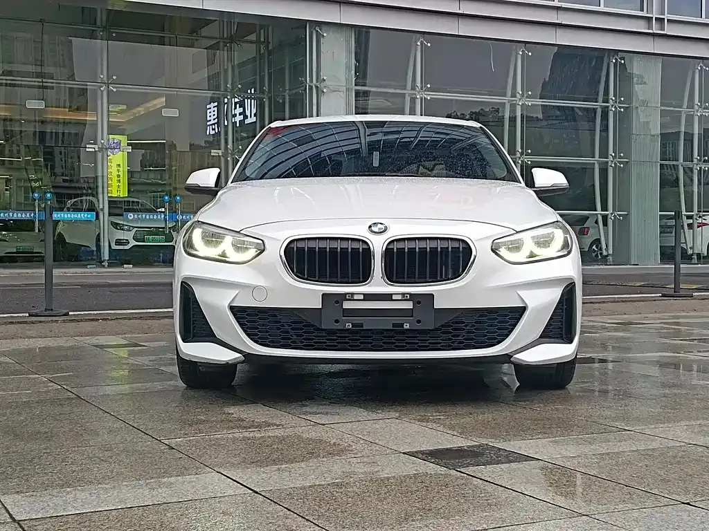 BMW 1 Series 2023 из CN, фото 2