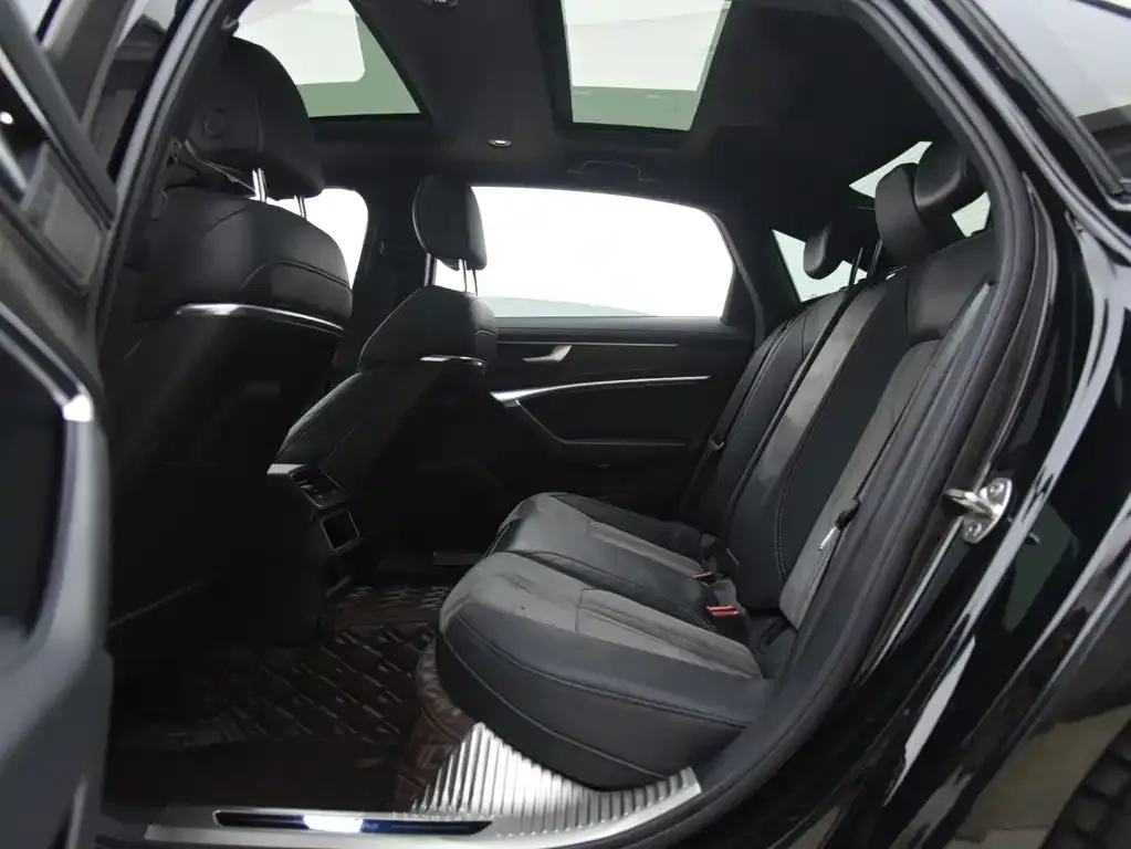 Audi A6L 2021 из CN, фото 7