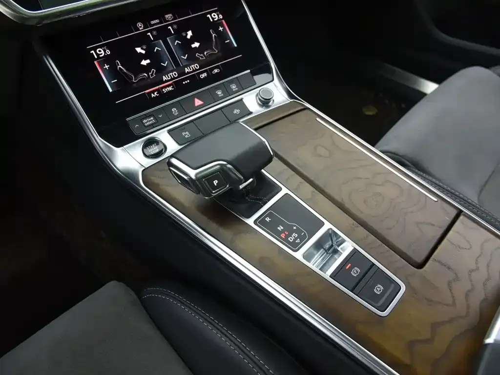 Audi A6L 2021 из CN, фото 9