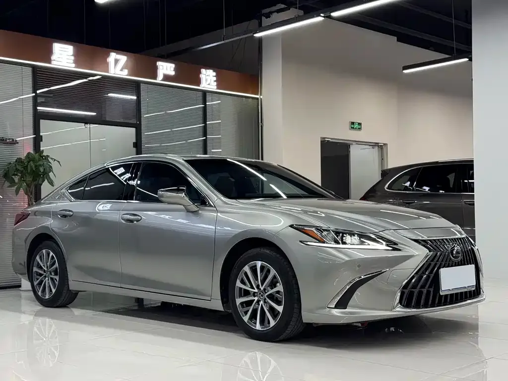 Lexus ES — фото 3