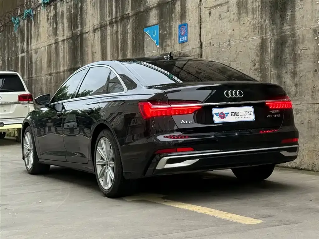Audi A6L 2023 из CN, фото 4