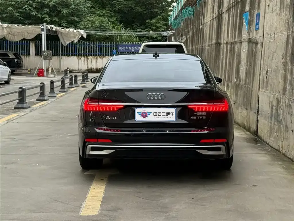 Audi A6L 2023 из CN, фото 5