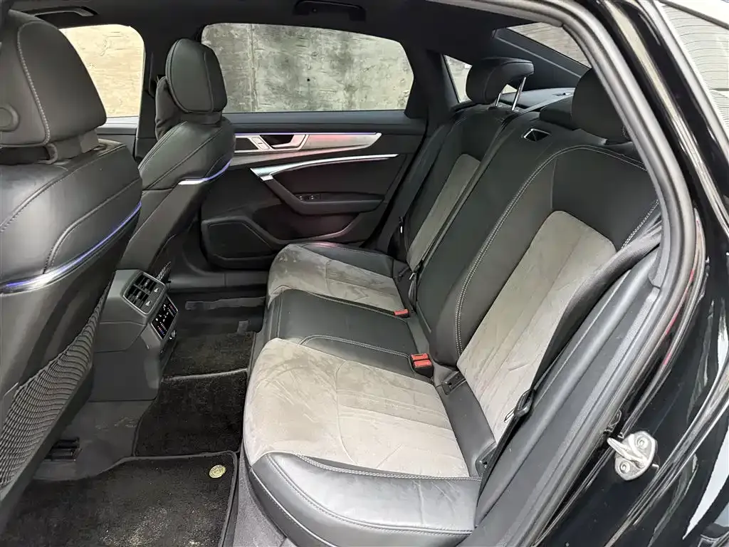 Audi A6L 2023 из CN, фото 9