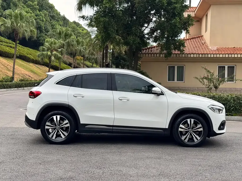 Mercedes-Benz GLA — фото 8