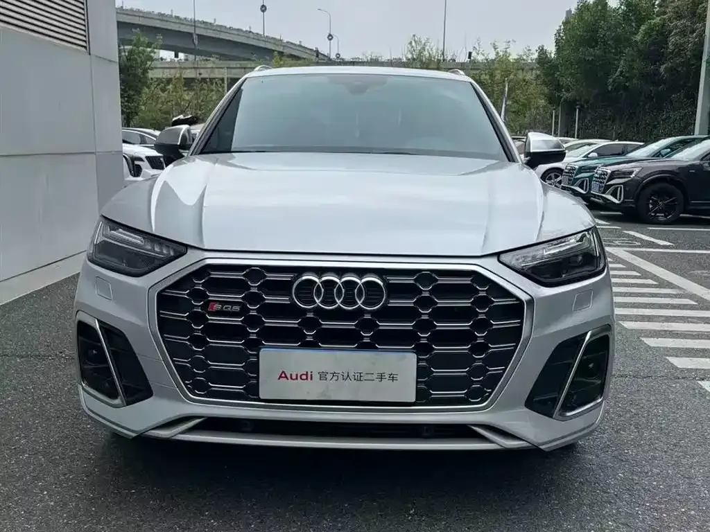 Audi SQ5 2023 из CN, фото 2