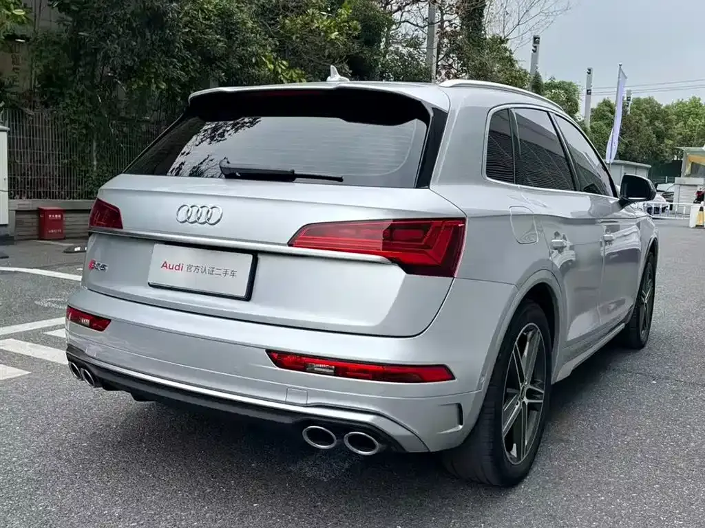 Audi SQ5 2023 из CN, фото 5