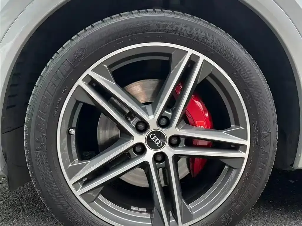 Audi SQ5 2023 из CN, фото 7
