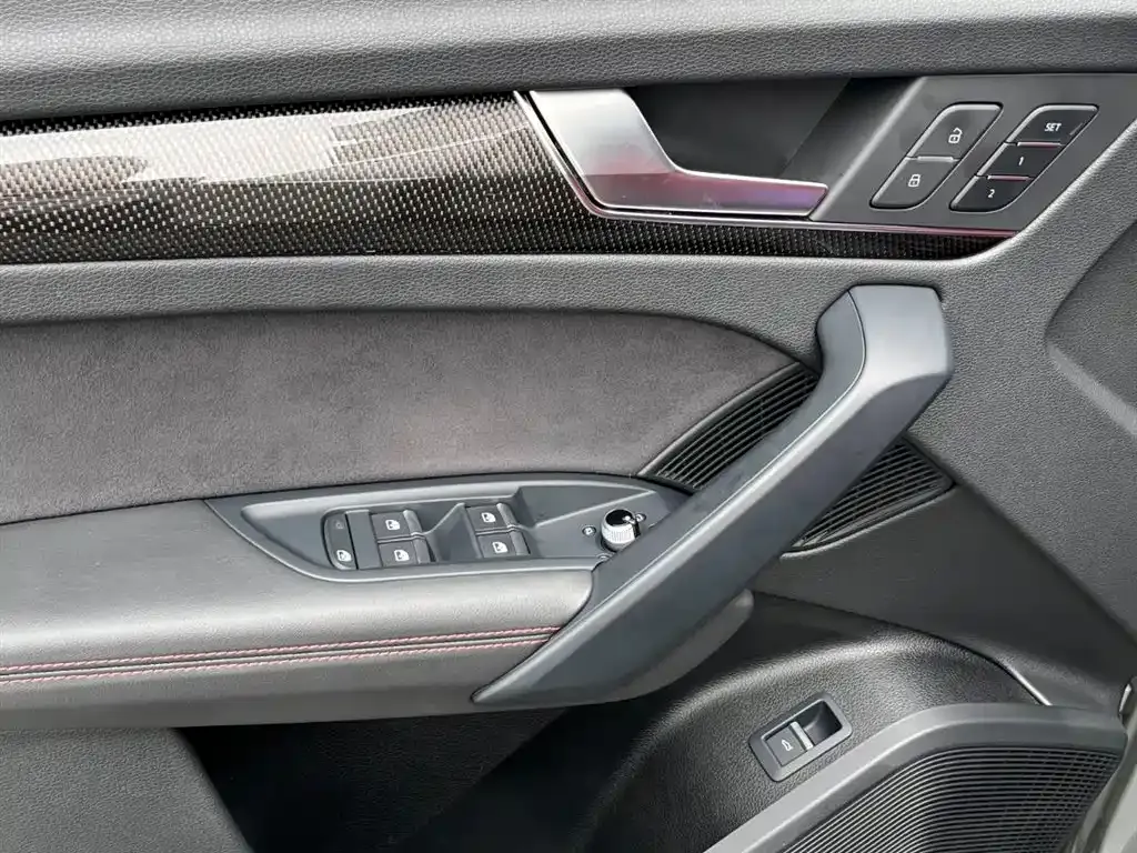 Audi SQ5 2023 из CN, фото 8