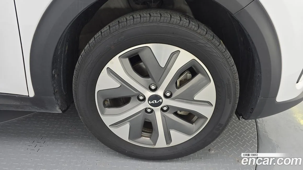 Kia Niro 2023 из KR, фото 5
