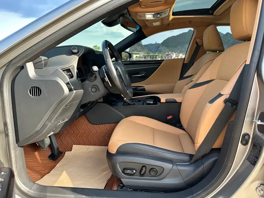 Lexus ES 2023 из CN, фото 4