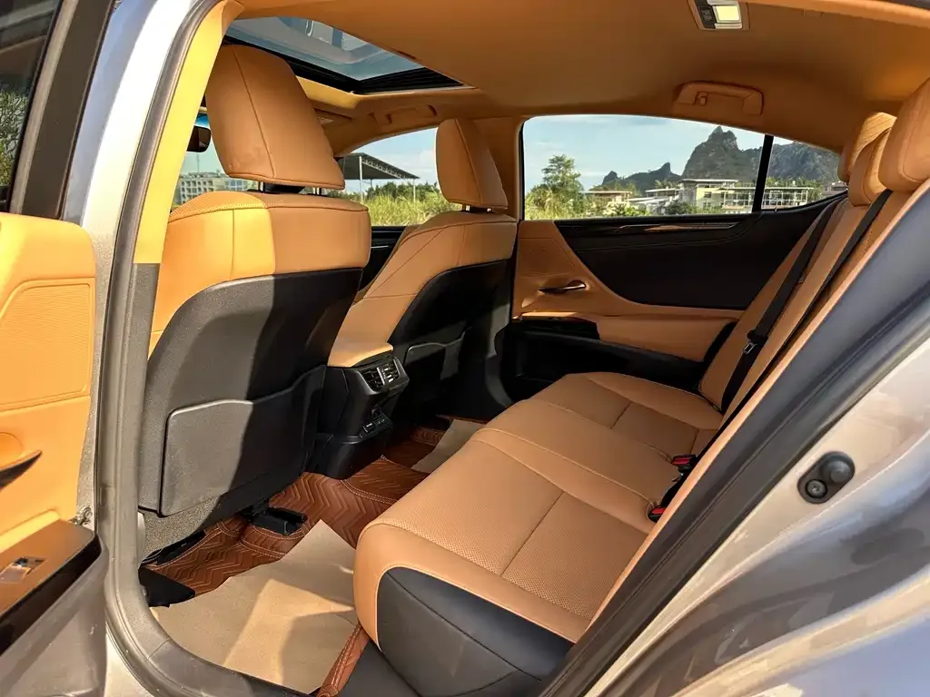 Lexus ES 2023 из CN, фото 5