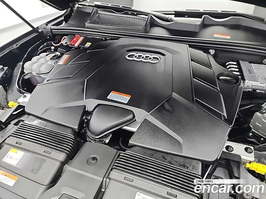 Audi Q7 2023 из KR, фото 5