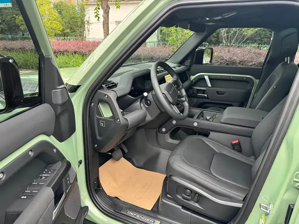 Land Rover Defender 2023 из CN, фото 3