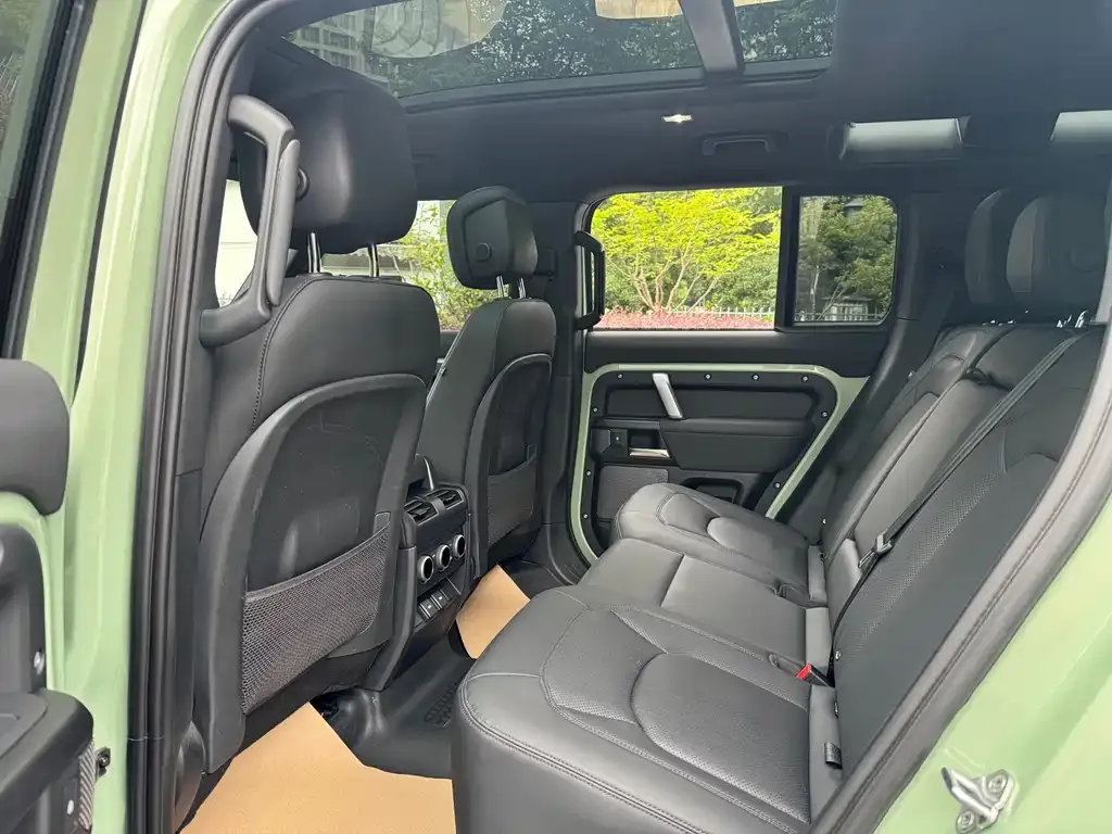 Land Rover Defender 2023 из CN, фото 4