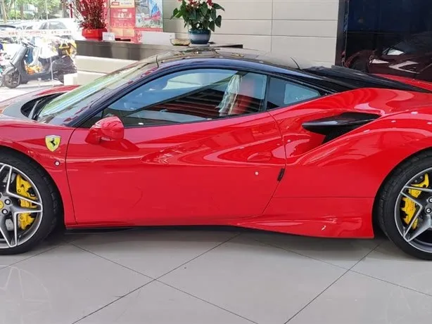 Ferrari F8 — фото 2
