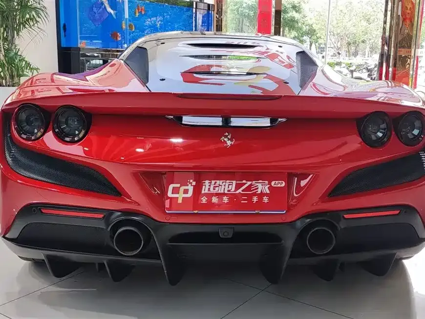 Ferrari F8 — фото 5