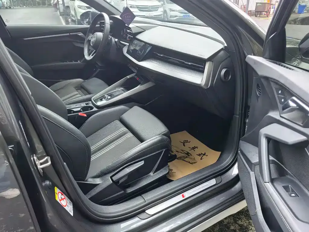 Audi A3 2024 из CN, фото 5