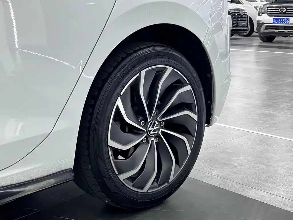 Volkswagen Golf 2022 из CN, фото 8