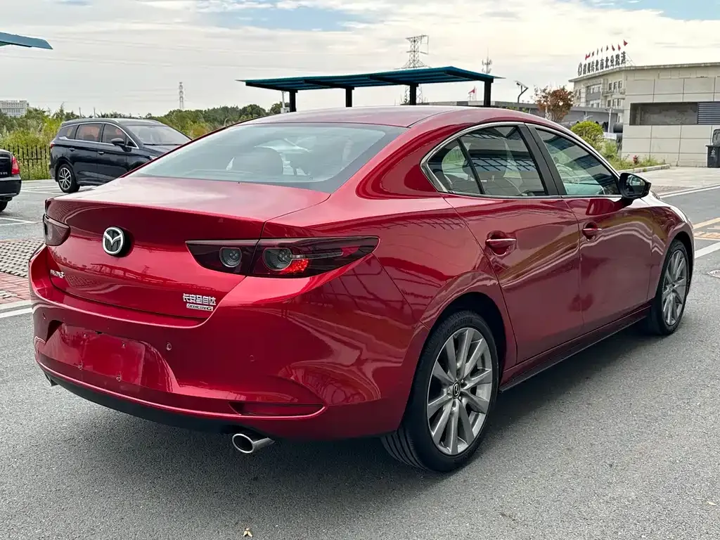 Mazda 3 Axela — фото 4