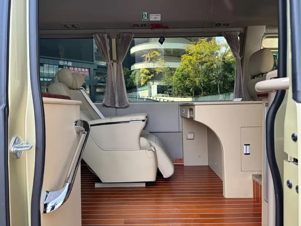 Toyota Coaster 2023 из CN, фото 10