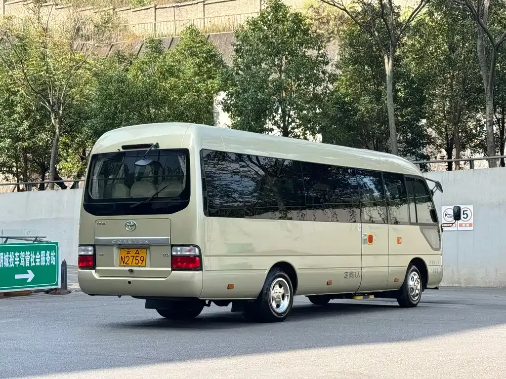 Toyota Coaster 2023 из CN, фото 8