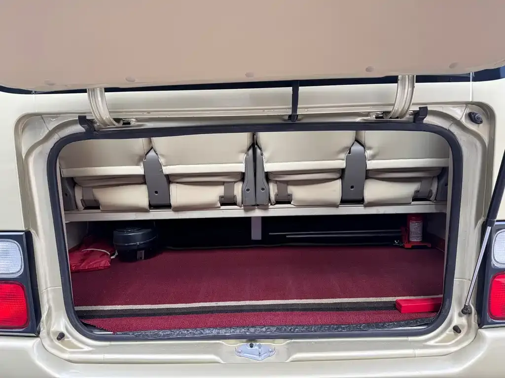 Toyota Coaster 2023 из CN, фото 9