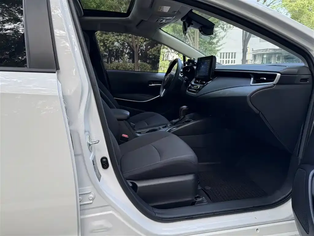 Toyota Corolla 2021 из CN, фото 4