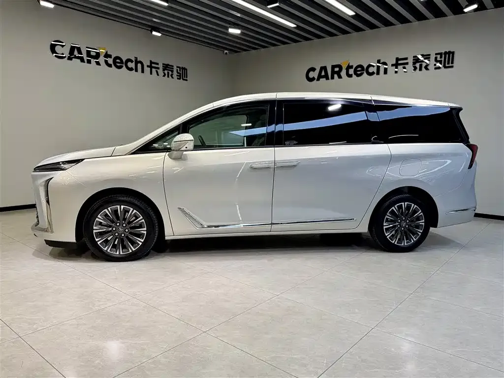 Buick GL8 2024 из CN, фото 6