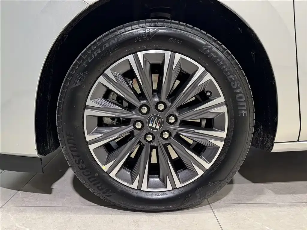 Buick GL8 2024 из CN, фото 9