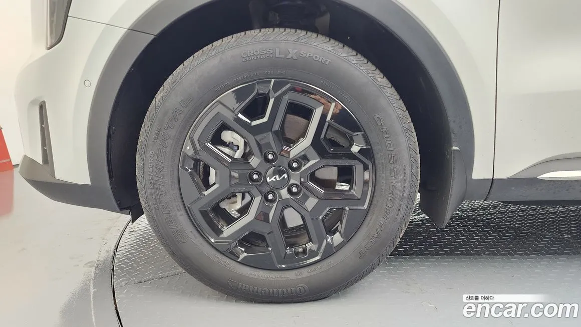 Kia Sorento — фото 5