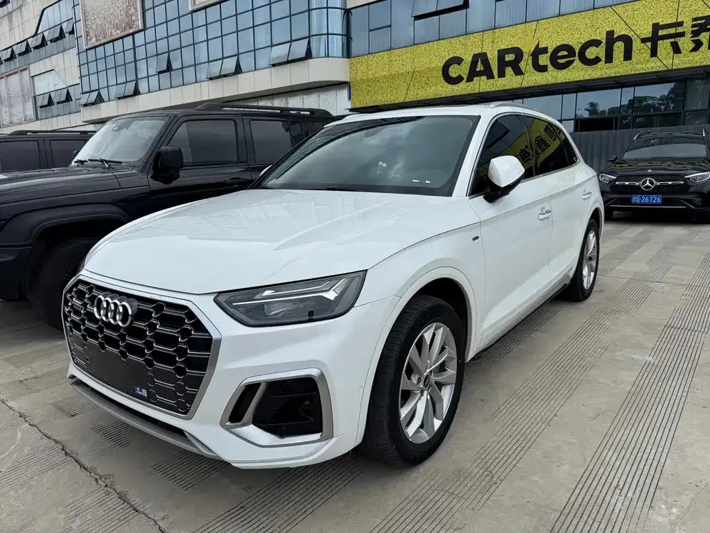 Audi Q5L 2022 из CN, фото 1
