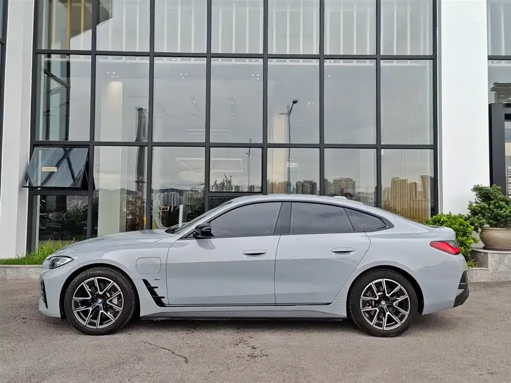 BMW i4 2022 из CN, фото 2