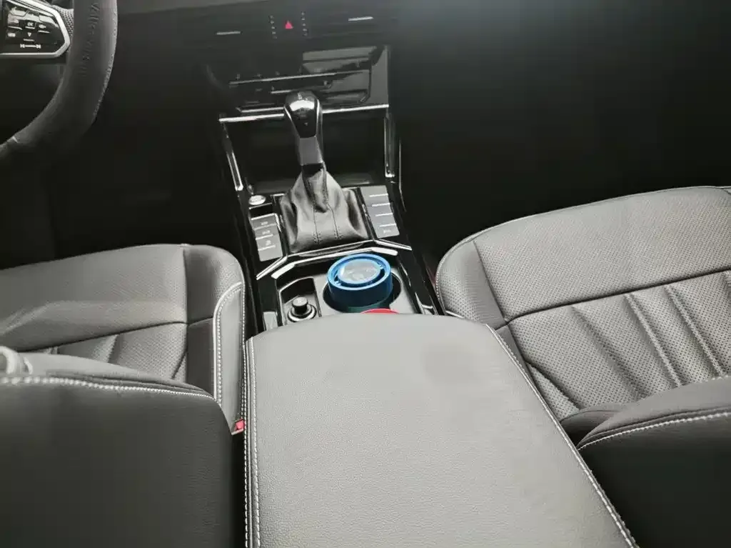 Volkswagen Passat 2024 из CN, фото 7