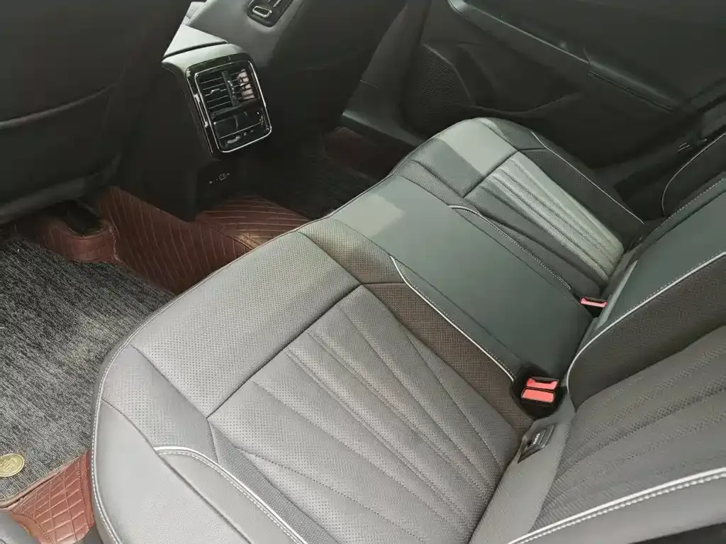 Volkswagen Passat 2024 из CN, фото 9