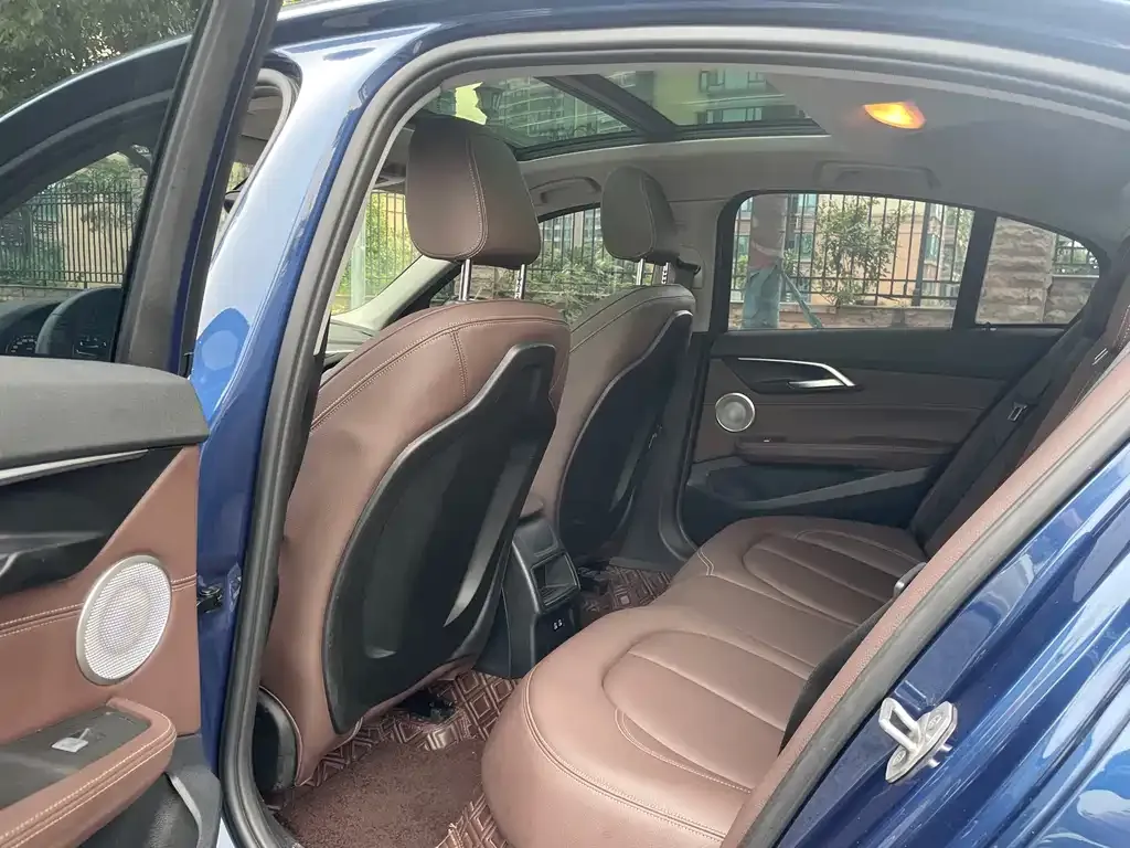 BMW 1 Series 2022 из CN, фото 8