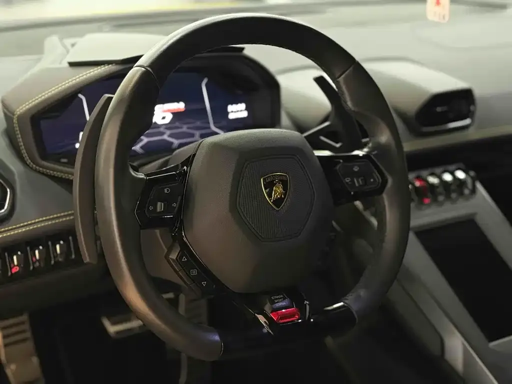 Lamborghini Huracan 2022 из CN, фото 7