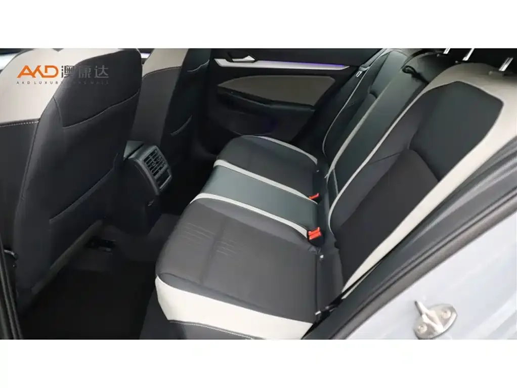 Volkswagen Golf 2023 из CN, фото 7