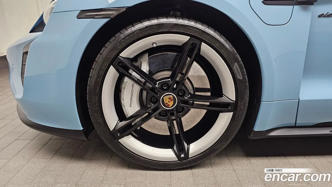 Porsche Taycan 2023 из KR, фото 5