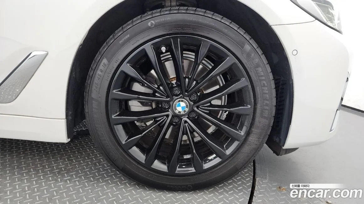 BMW 5-Series 2023 из KR, фото 5