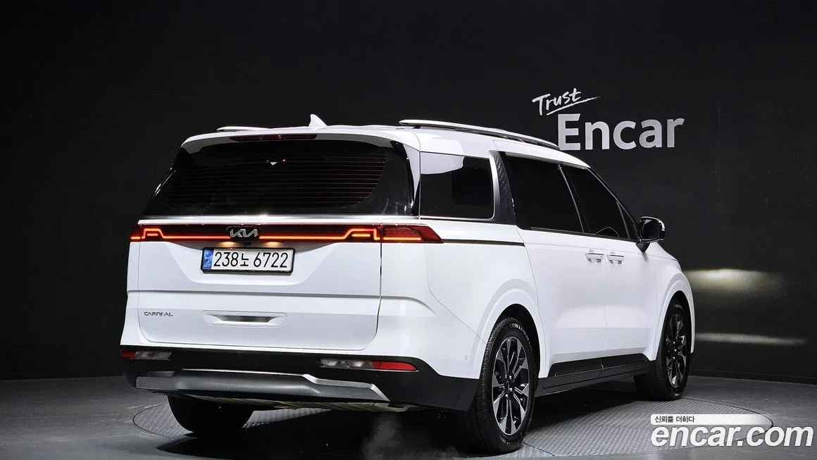 Kia Carnival — фото 2