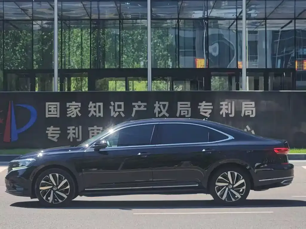 Volkswagen Passat 2022 из CN, фото 3